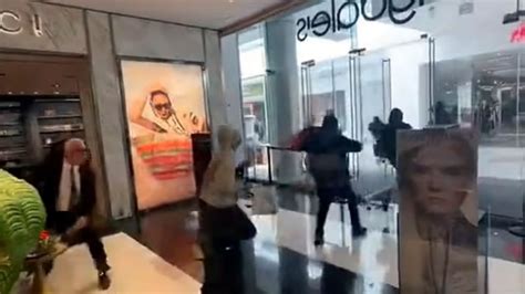 robo en gucci|VIDEO: Así robaron tienda Gucci en Beverly Hills .